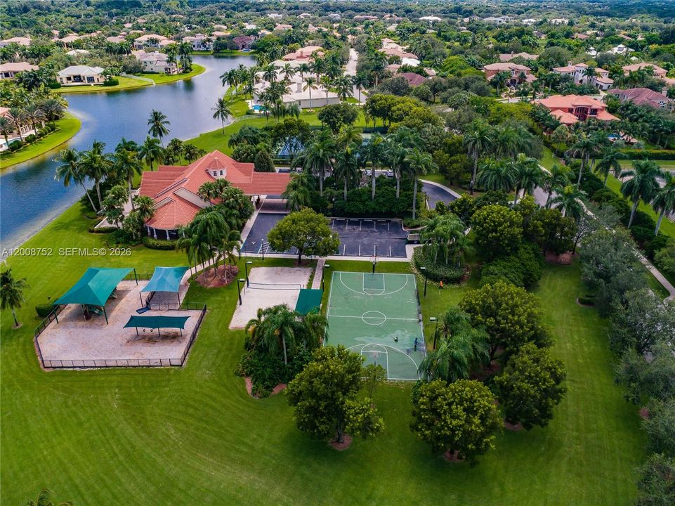 For Sale: $2,700,000 (6 beds, 5 baths, 4889 Square Feet)