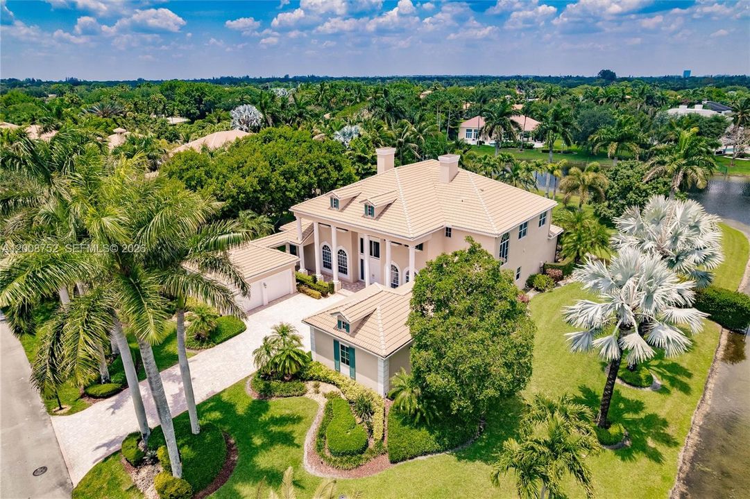 For Sale: $2,700,000 (6 beds, 5 baths, 4889 Square Feet)