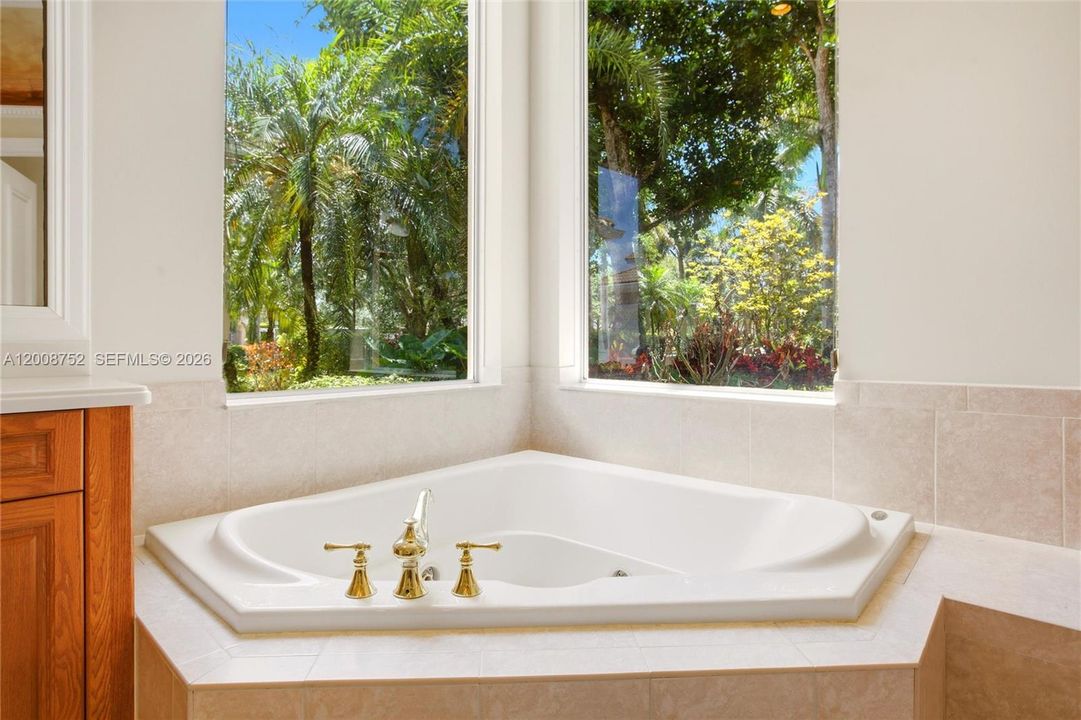 For Sale: $2,700,000 (6 beds, 5 baths, 4889 Square Feet)