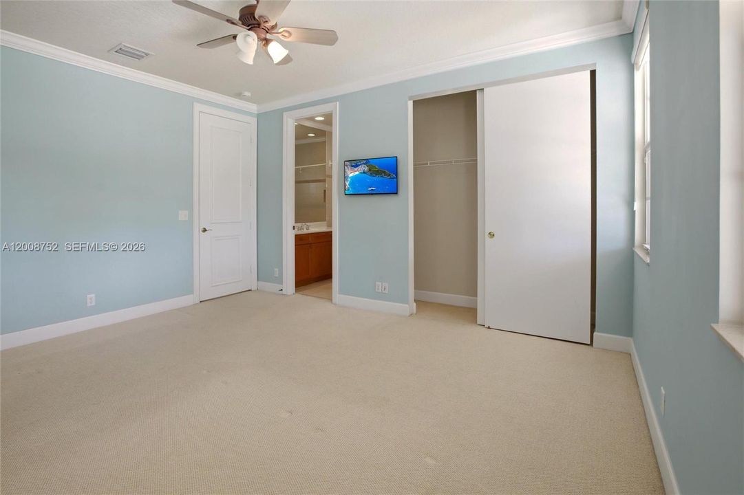 For Sale: $2,700,000 (6 beds, 5 baths, 4889 Square Feet)