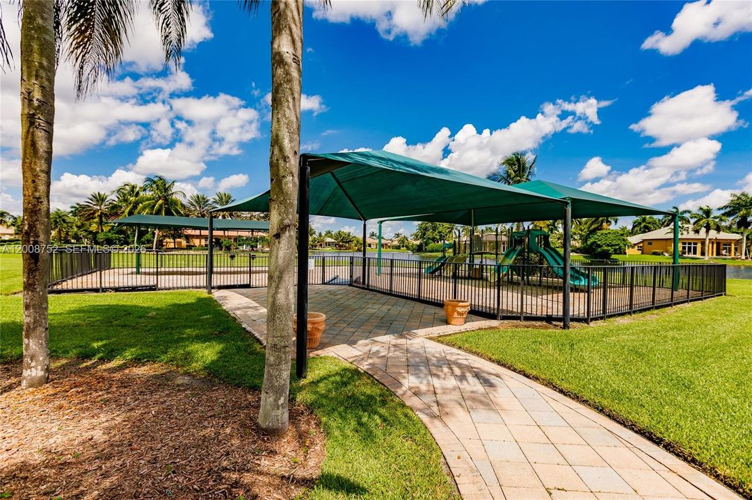 For Sale: $2,700,000 (6 beds, 5 baths, 4889 Square Feet)