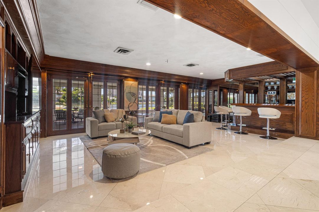 Family Room/Bar