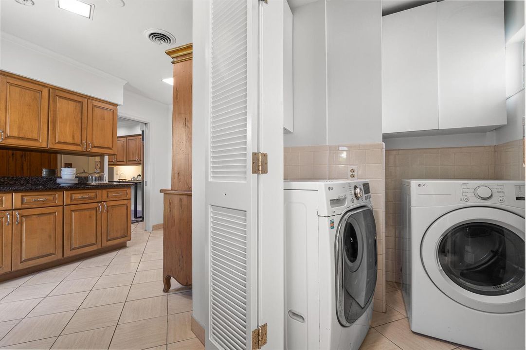 Butler's Pantry/ Utility Room