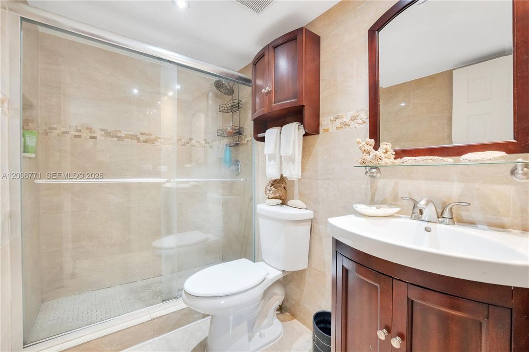 Active With Contract: $310,000 (3 beds, 2 baths, 1024 Square Feet)