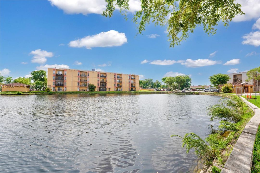 Active With Contract: $310,000 (3 beds, 2 baths, 1024 Square Feet)