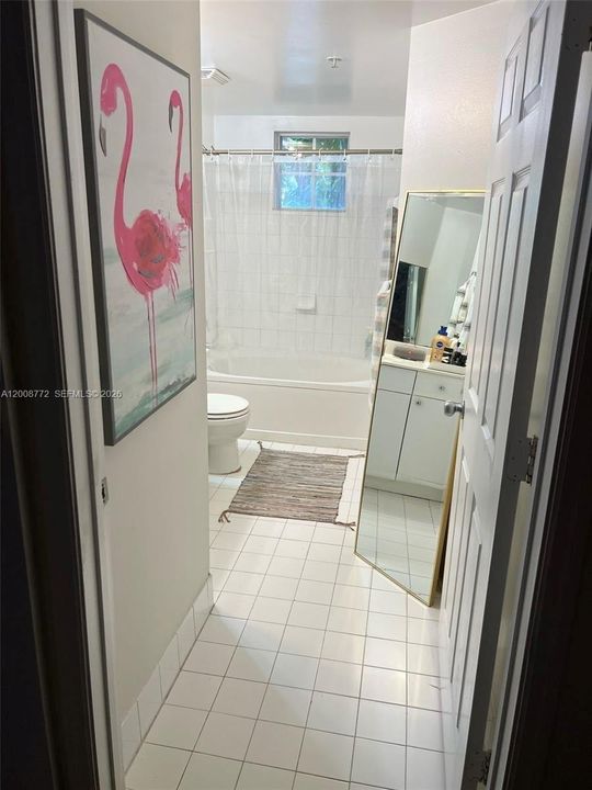 For Sale: $328,500 (1 beds, 1 baths, 673 Square Feet)