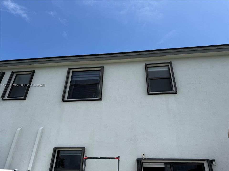For Sale: $550,000 (3 beds, 2 baths, 1595 Square Feet)