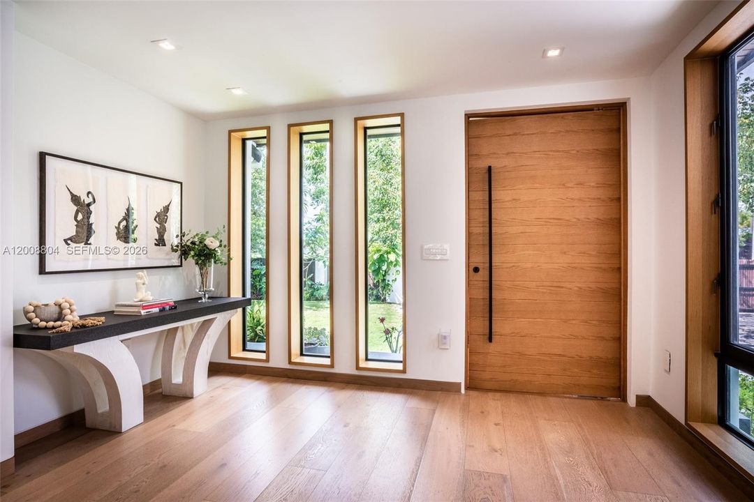 Activo con contrato: $16,500 (4 camas, 3 baños, 2719 Pies cuadrados)
