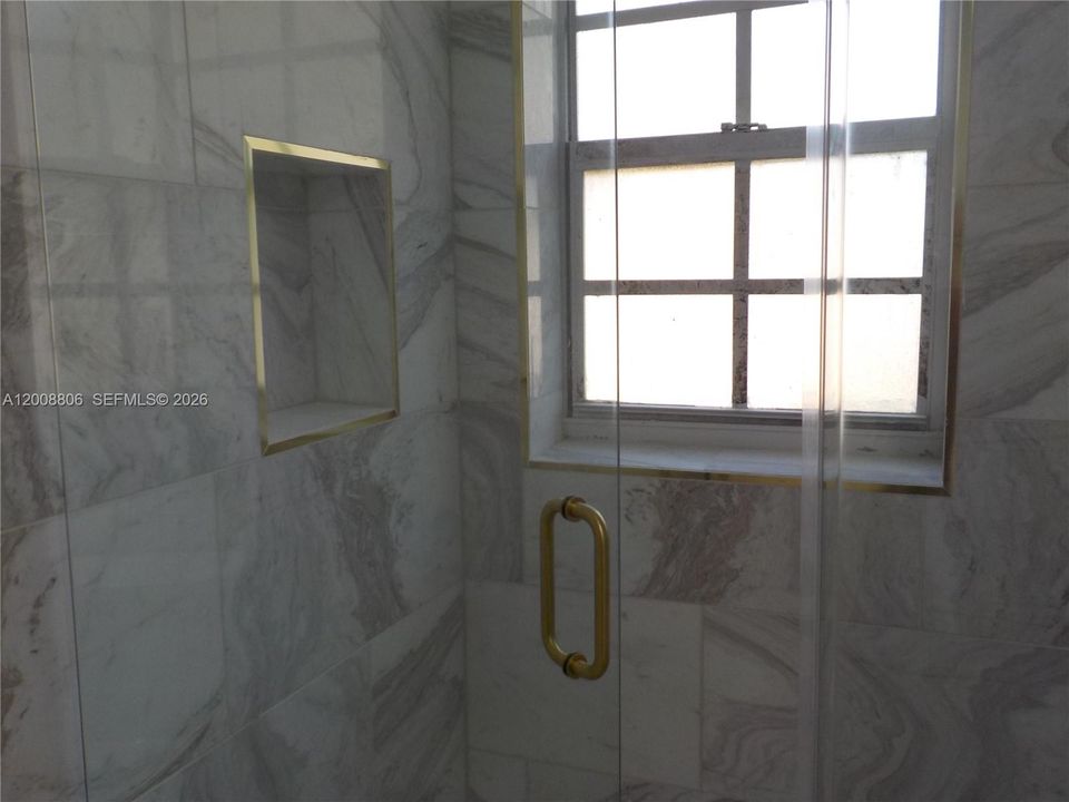 На продажу: $499,999 (2 спален, 2 ванн, 868 Квадратных фут)