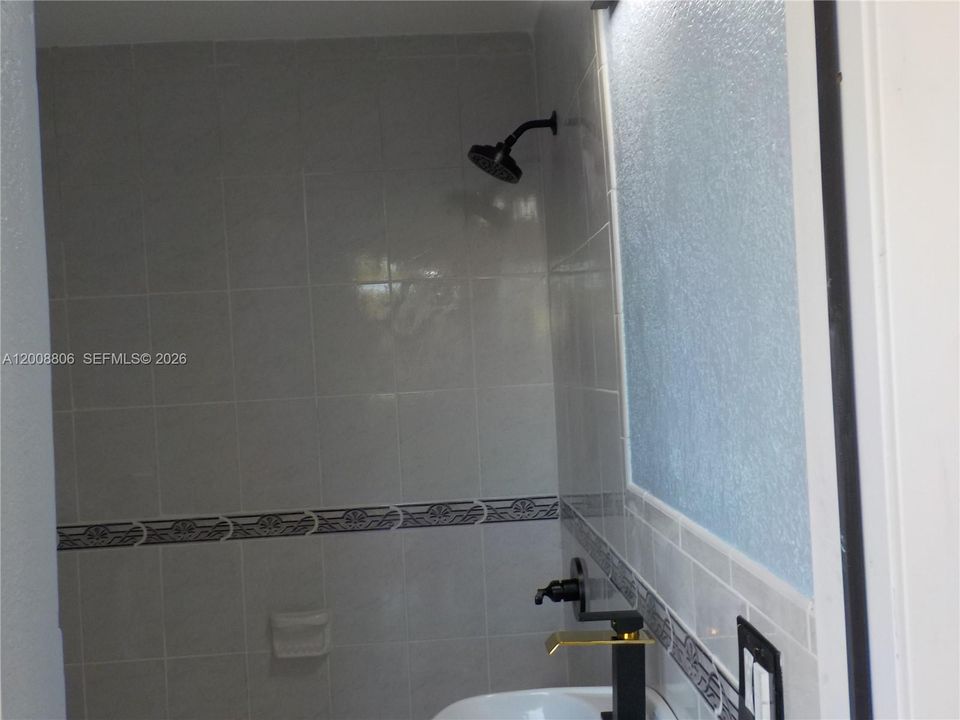 На продажу: $499,999 (2 спален, 2 ванн, 868 Квадратных фут)