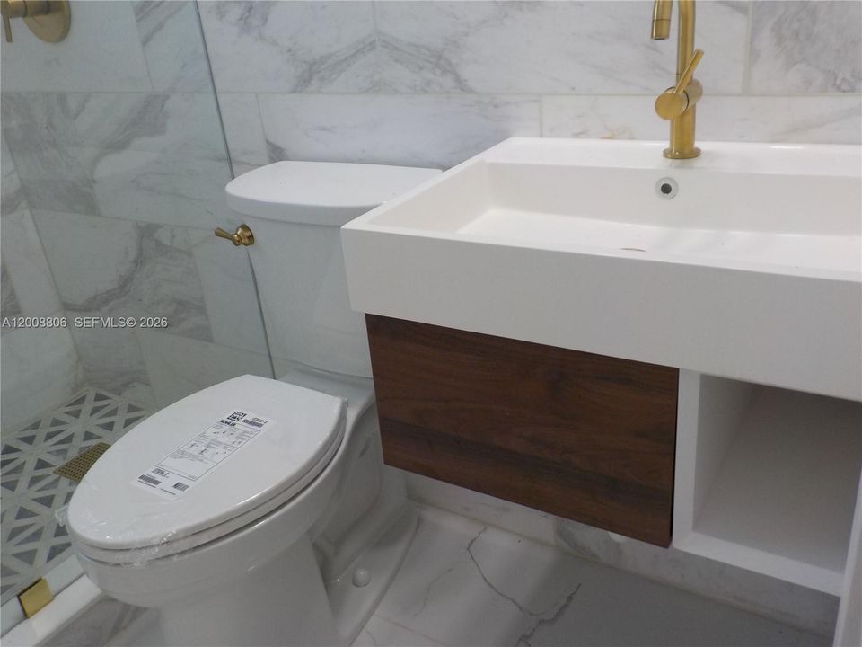 На продажу: $499,999 (2 спален, 2 ванн, 868 Квадратных фут)