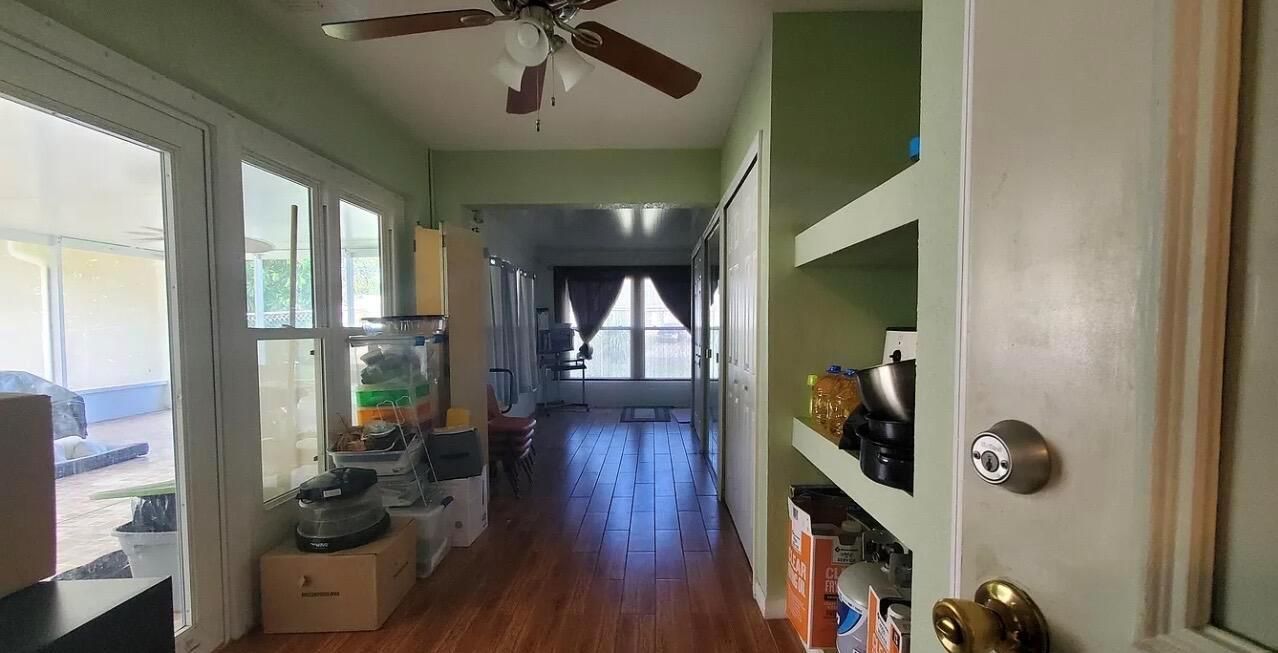 Suntan Interior 2