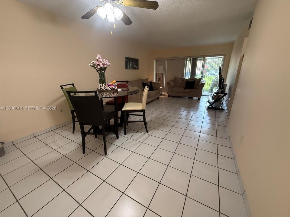 Activo con contrato: $1,850 (1 camas, 1 baños, 838 Pies cuadrados)