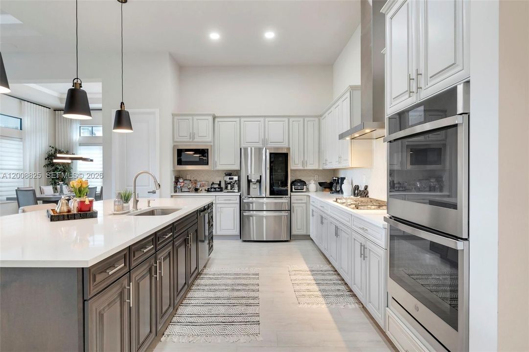 For Sale: $1,750,000 (3 beds, 3 baths, 2613 Square Feet)