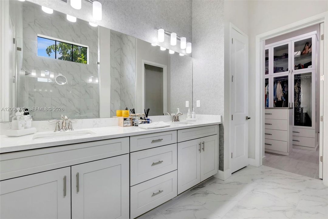 For Sale: $1,750,000 (3 beds, 3 baths, 2613 Square Feet)
