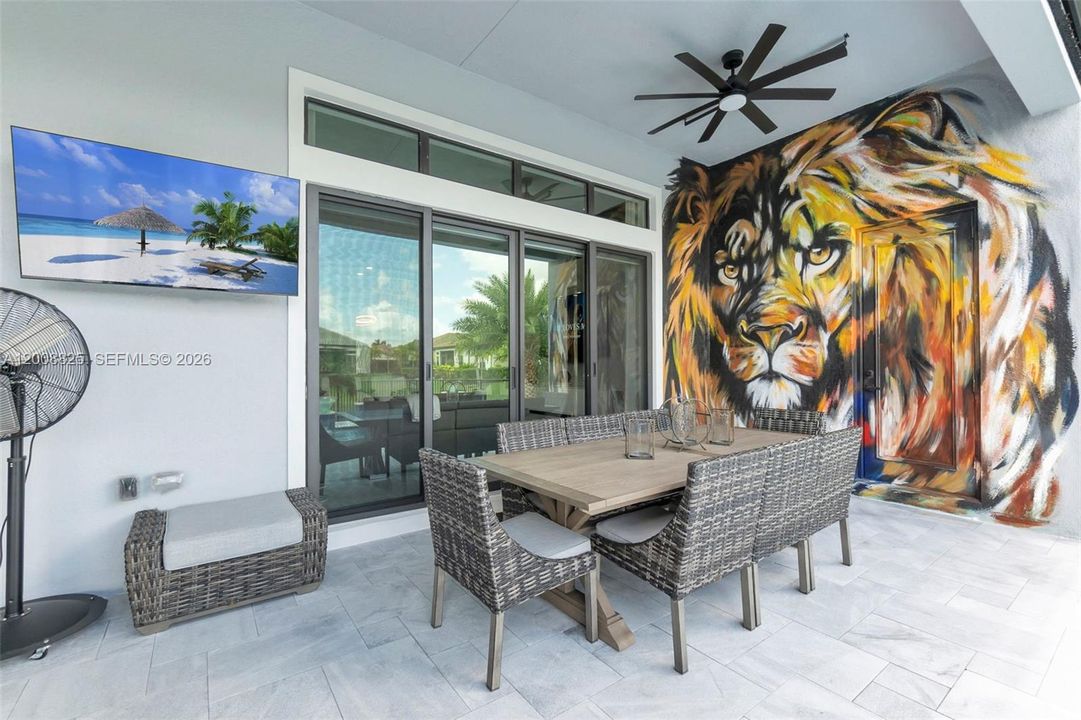 For Sale: $1,750,000 (3 beds, 3 baths, 2613 Square Feet)