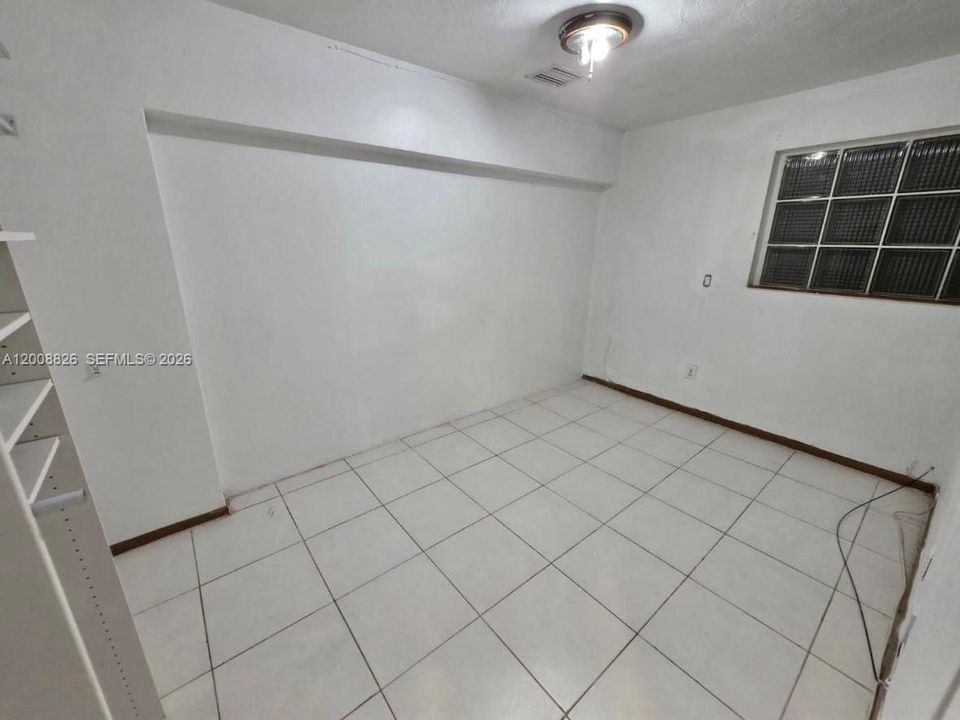 Activo con contrato: $649,900 (3 camas, 3 baños, 1395 Pies cuadrados)