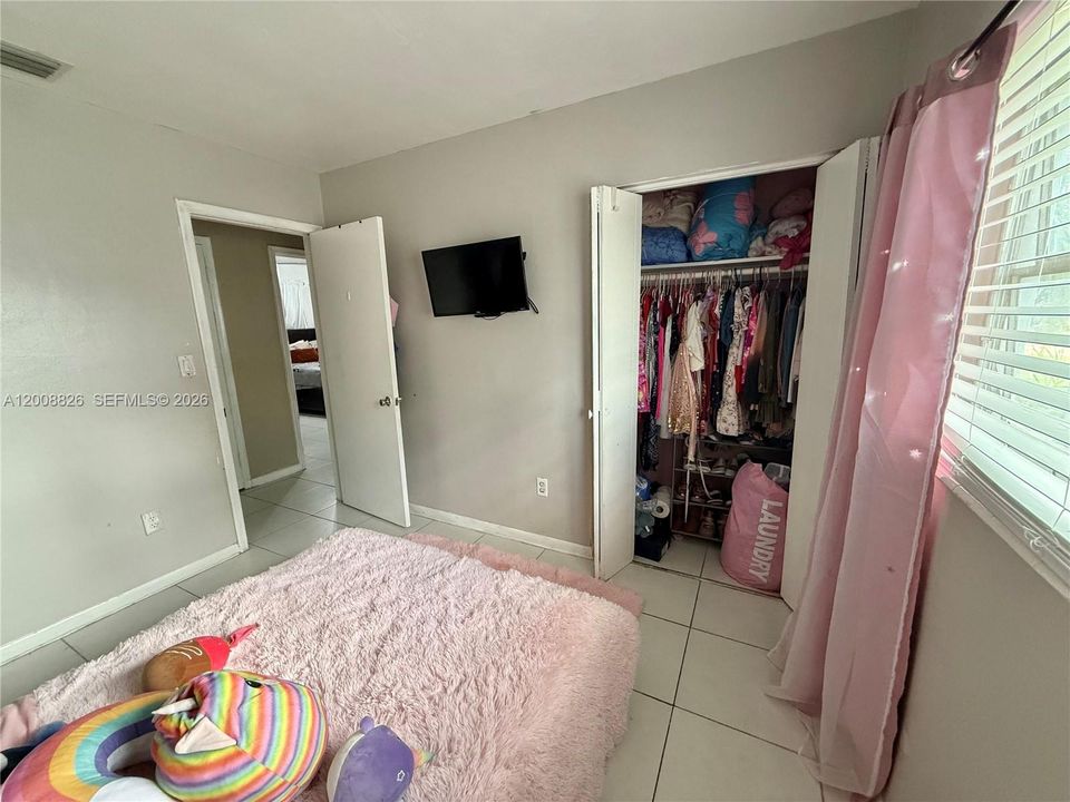 Activo con contrato: $649,900 (3 camas, 3 baños, 1395 Pies cuadrados)
