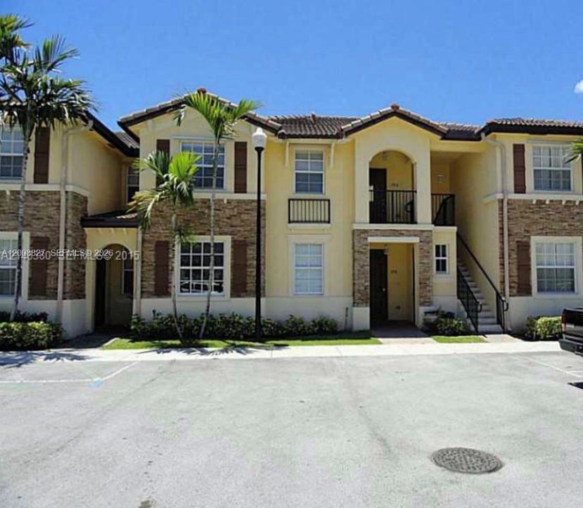 For Sale: $255,500 (3 beds, 2 baths, 1062 Square Feet)
