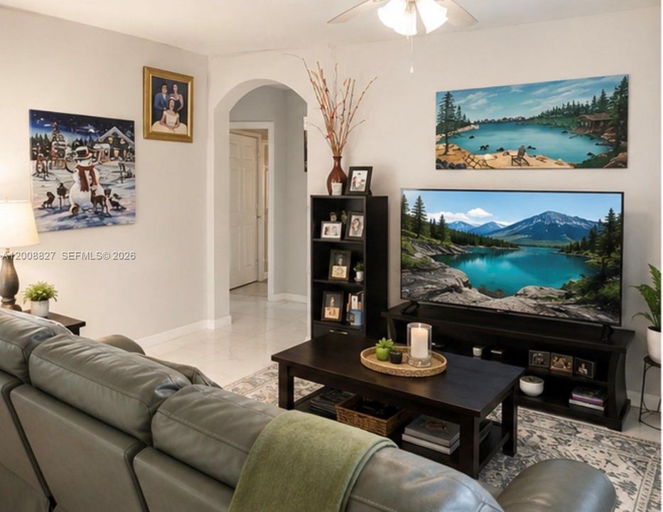 For Sale: $255,500 (3 beds, 2 baths, 1062 Square Feet)