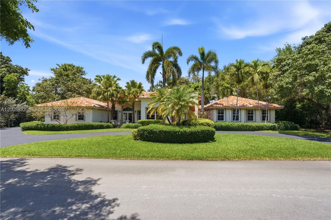 Active With Contract: $2,100,000 (5 beds, 4 baths, 3039 Square Feet)