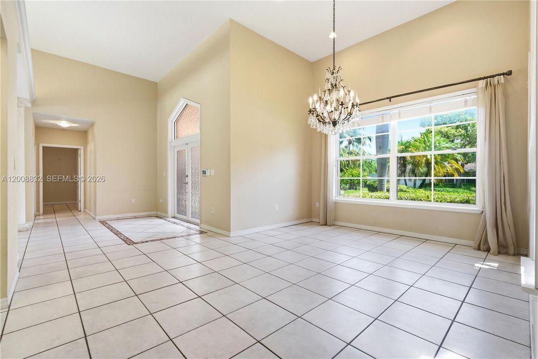 Active With Contract: $2,100,000 (5 beds, 4 baths, 3039 Square Feet)