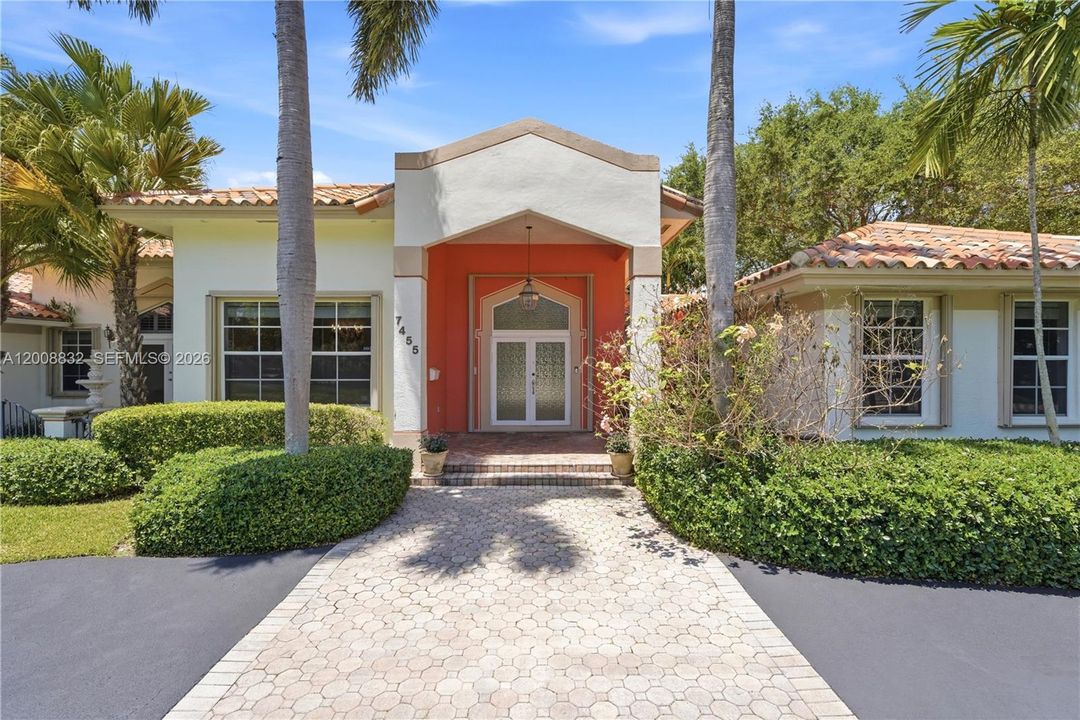 Active With Contract: $2,100,000 (5 beds, 4 baths, 3039 Square Feet)