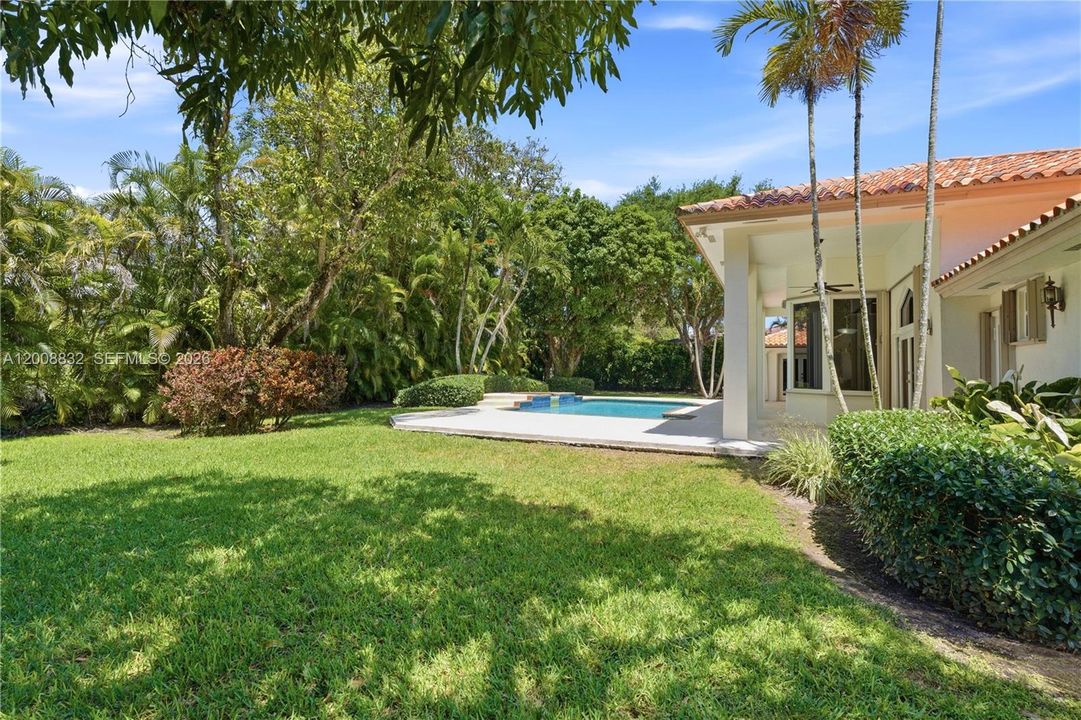 Active With Contract: $2,100,000 (5 beds, 4 baths, 3039 Square Feet)