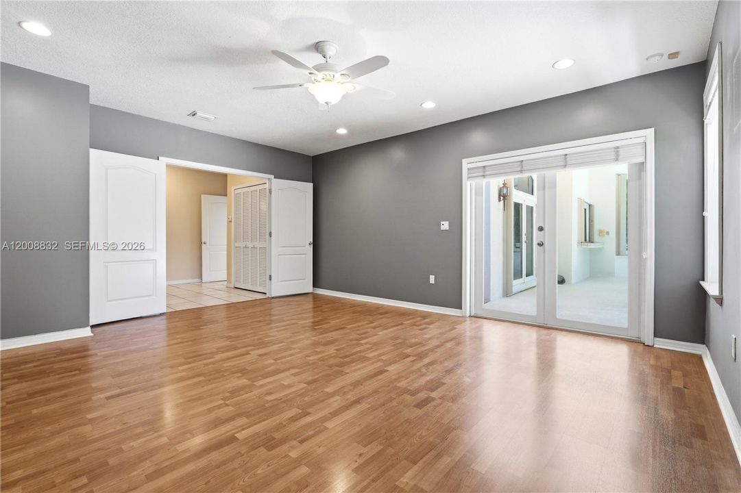 Active With Contract: $2,100,000 (5 beds, 4 baths, 3039 Square Feet)