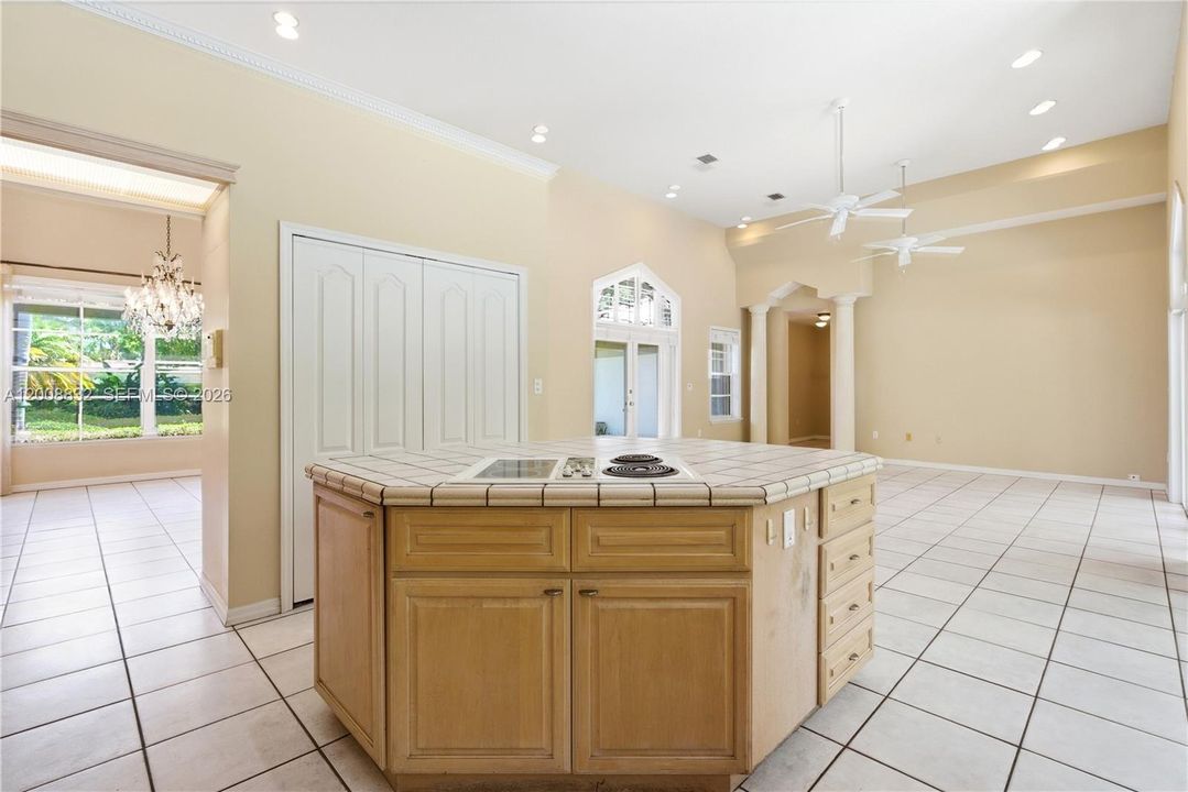 Active With Contract: $2,100,000 (5 beds, 4 baths, 3039 Square Feet)
