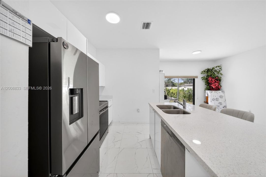 For Sale: $585,000 (4 beds, 2 baths, 1476 Square Feet)