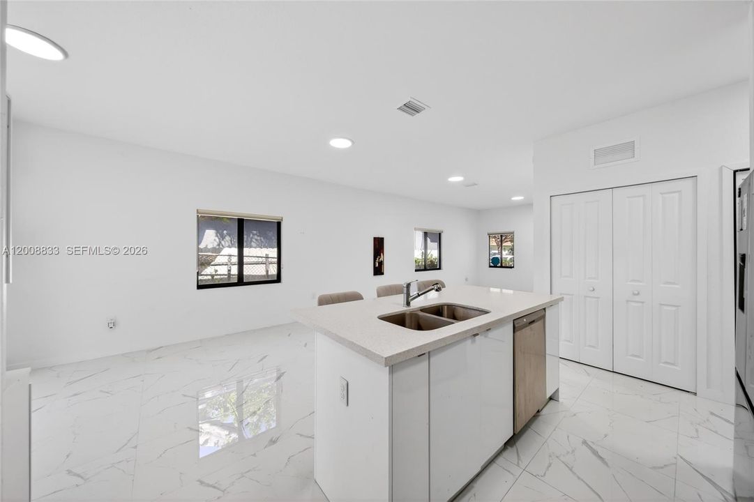 For Sale: $585,000 (4 beds, 2 baths, 1476 Square Feet)