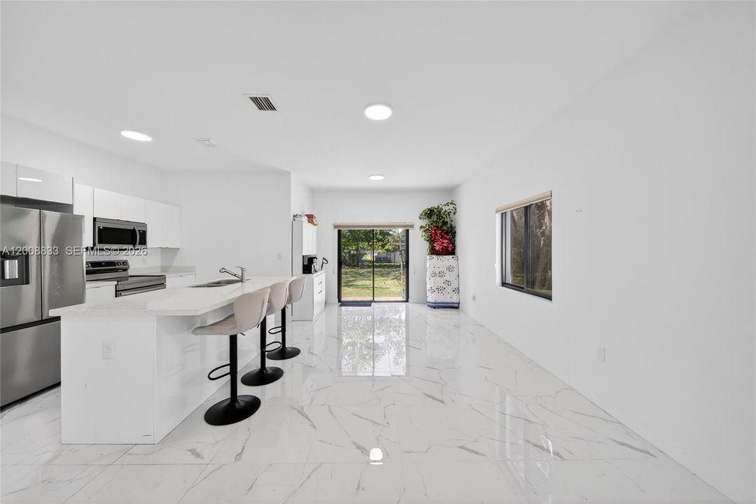 For Sale: $585,000 (4 beds, 2 baths, 1476 Square Feet)