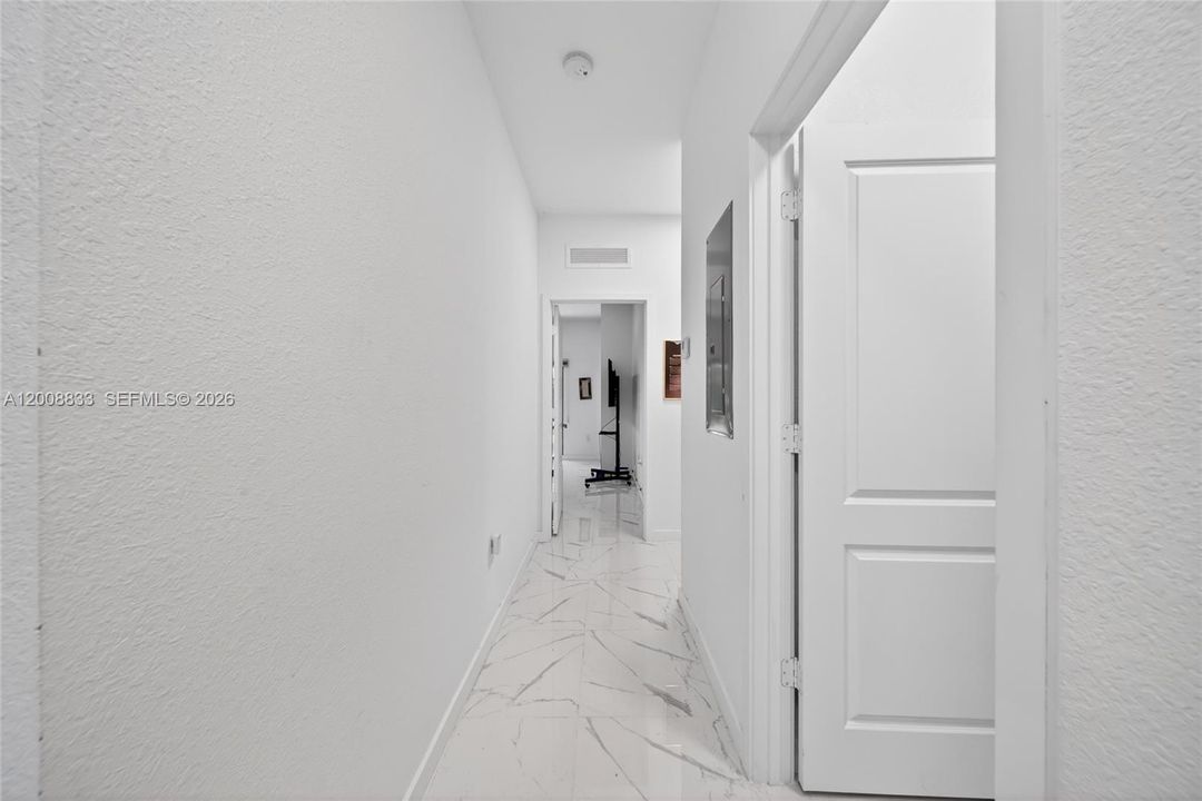 For Sale: $585,000 (4 beds, 2 baths, 1476 Square Feet)