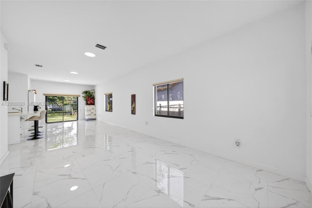 For Sale: $585,000 (4 beds, 2 baths, 1476 Square Feet)