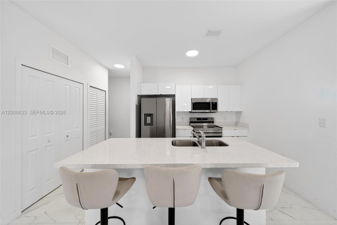For Sale: $585,000 (4 beds, 2 baths, 1476 Square Feet)