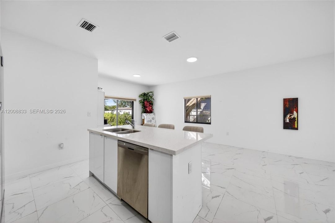 For Sale: $585,000 (4 beds, 2 baths, 1476 Square Feet)