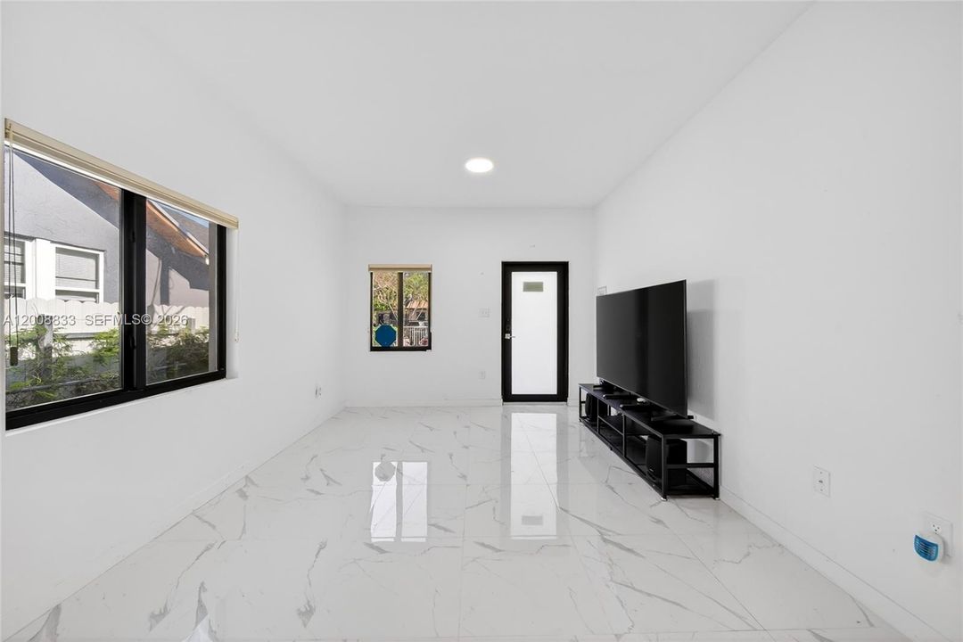 For Sale: $585,000 (4 beds, 2 baths, 1476 Square Feet)