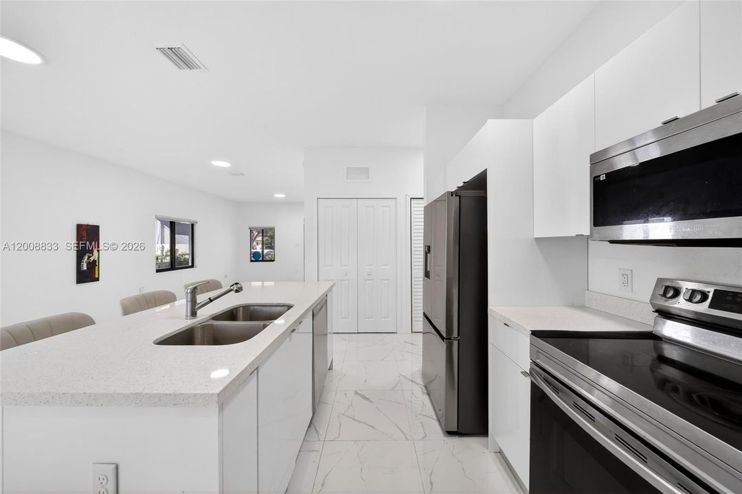 For Sale: $585,000 (4 beds, 2 baths, 1476 Square Feet)