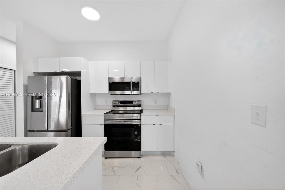 For Sale: $585,000 (4 beds, 2 baths, 1476 Square Feet)