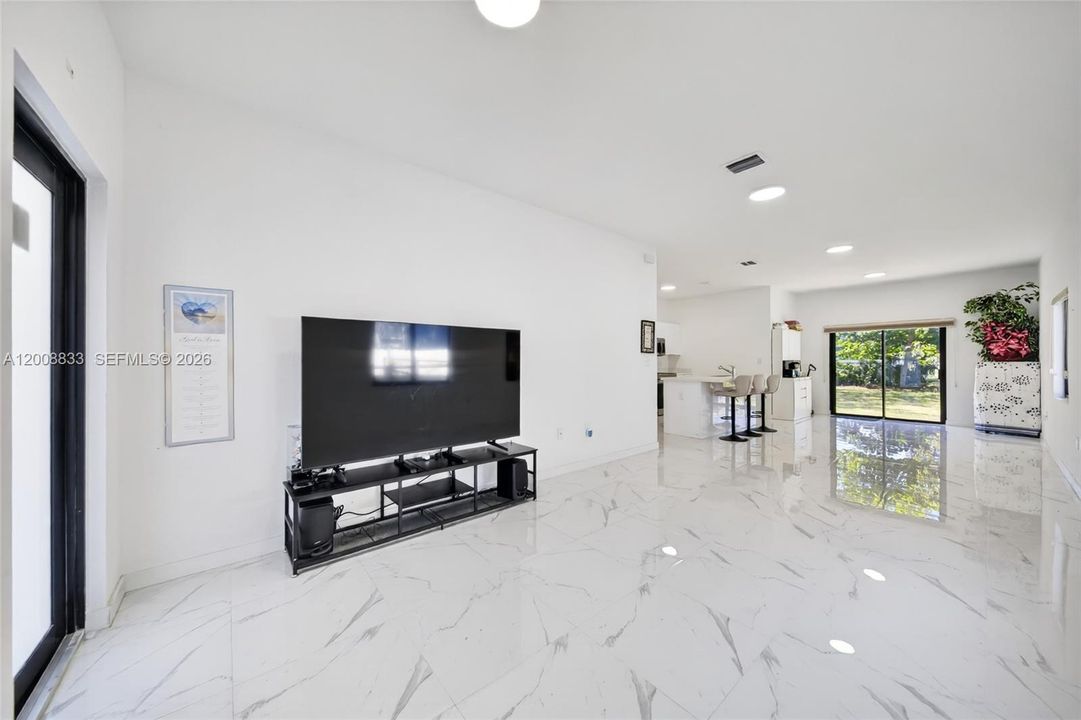 For Sale: $585,000 (4 beds, 2 baths, 1476 Square Feet)