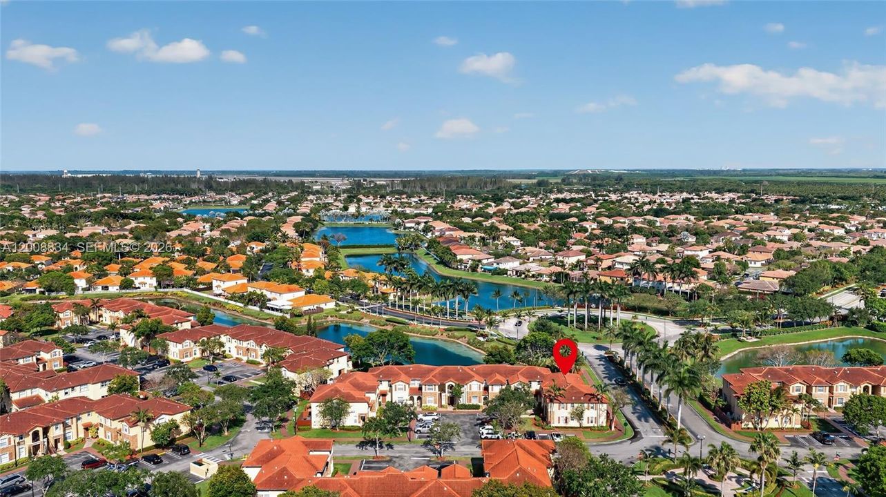 En Venta: $289,000 (3 camas, 2 baños, 1379 Pies cuadrados)