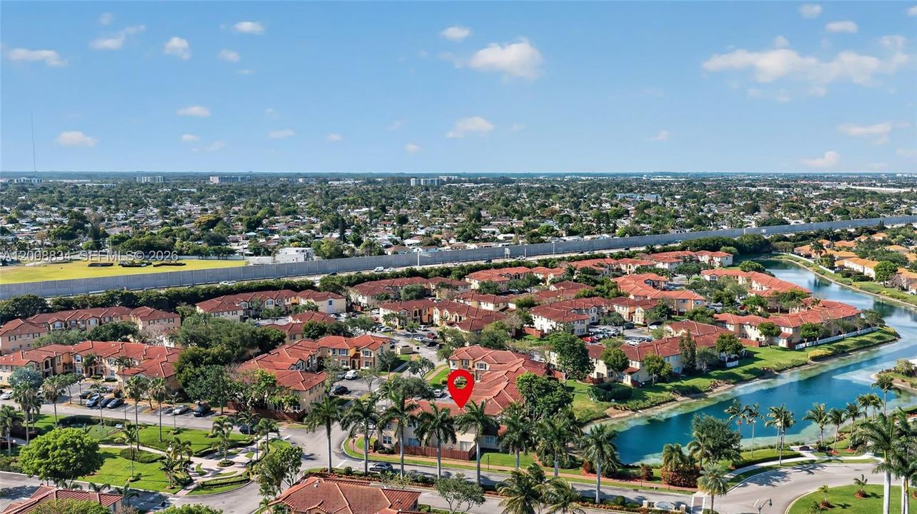 En Venta: $289,000 (3 camas, 2 baños, 1379 Pies cuadrados)
