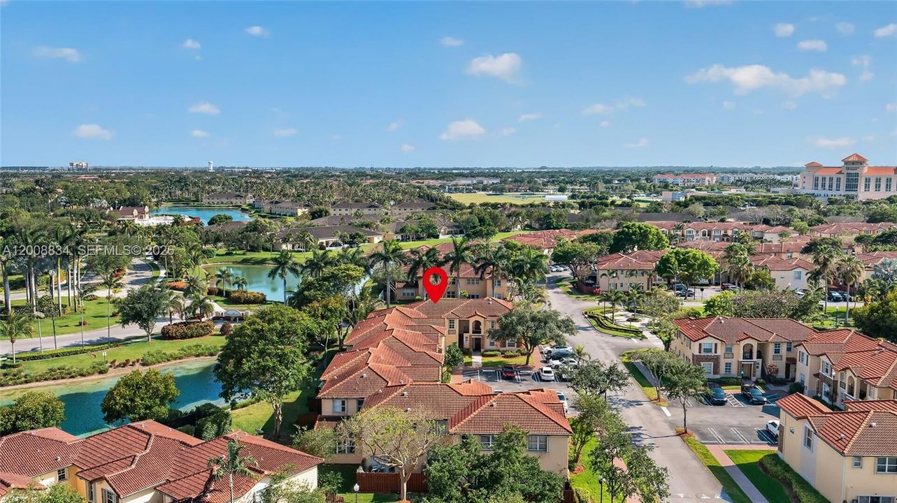 En Venta: $289,000 (3 camas, 2 baños, 1379 Pies cuadrados)