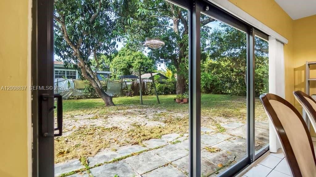 Недавно продано: $529,900 (3 спален, 2 ванн, 1220 Квадратных фут)