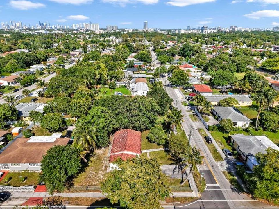 Недавно продано: $529,900 (3 спален, 2 ванн, 1220 Квадратных фут)