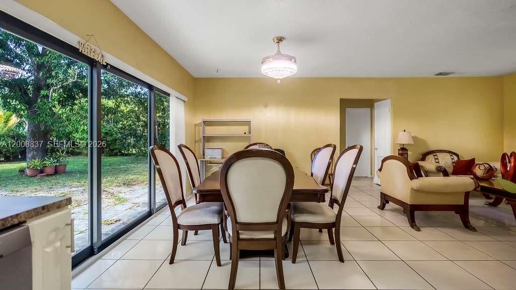 Недавно продано: $529,900 (3 спален, 2 ванн, 1220 Квадратных фут)