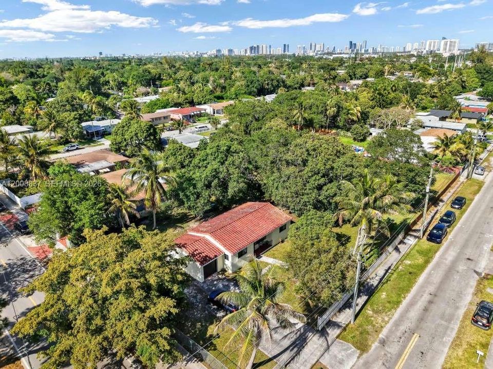 Недавно продано: $529,900 (3 спален, 2 ванн, 1220 Квадратных фут)