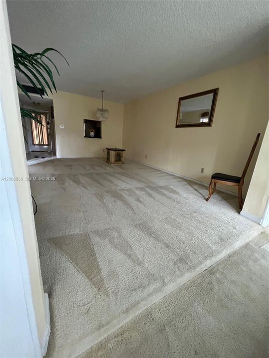 For Sale: $85,000 (1 beds, 1 baths, 660 Square Feet)