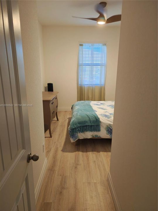 Activo con contrato: $2,800 (3 camas, 2 baños, 1420 Pies cuadrados)